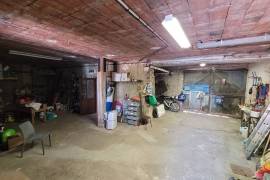 Very Pretty Stone House With 95 M2 Of Living Space, Terrace With Views, Courtyard And Swimming Pool.