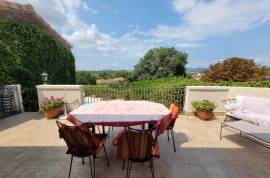 Very Pretty Stone House With 95 M2 Of Living Space, Terrace With Views, Courtyard And Swimming Pool.