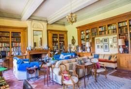 Magnifique Domaine Au Bord Du Canal Du Midi Avec Chateau Et Annexes Sur 5,63 Ha De Terrain