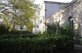 Magnifique Domaine Au Bord Du Canal Du Midi Avec Chateau Et Annexes Sur 5,63 Ha De Terrain