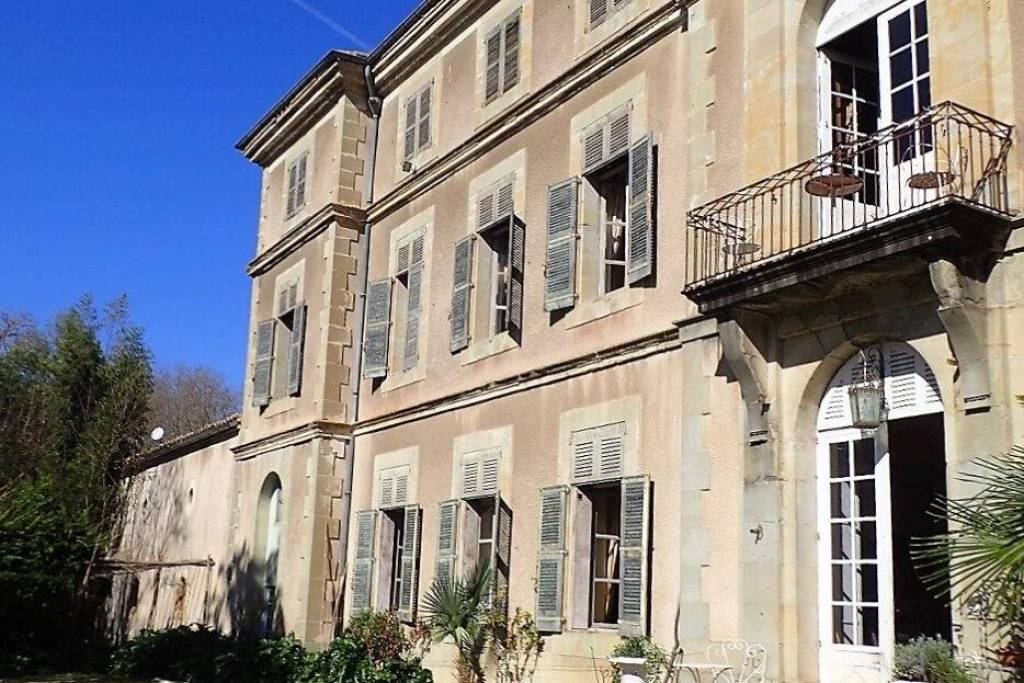 Magnifique Domaine Au Bord Du Canal Du Midi Avec Chateau Et Annexes Sur 5,63 Ha De Terrain