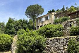 Superb Little Farmhouse Built In 2005, With 75 M2 Of Living Space On A Terraced Plot Of 2540 M2 With A Swimming Pool And Lovely Views.