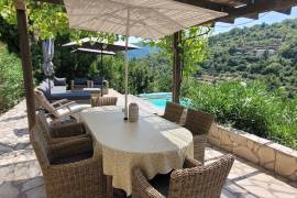 Superb Little Farmhouse Built In 2005, With 75 M2 Of Living Space On A Terraced Plot Of 2540 M2 With A Swimming Pool And Lovely Views.