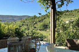 Superb Little Farmhouse Built In 2005, With 75 M2 Of Living Space On A Terraced Plot Of 2540 M2 With A Swimming Pool And Lovely Views.