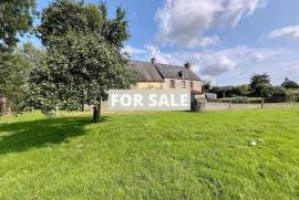 Detached Country House with Outbuilding