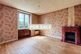 Detached Country House with Outbuilding