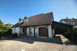 Detached Country House with Pool and Open Views
