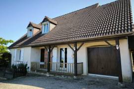 Detached Country House with Pool and Open Views