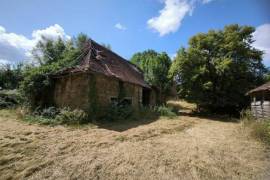 Country Farmhouse to Renovate with Outbuildings