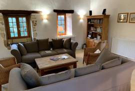 Superb Detached Country House with Swimming Pool
