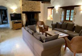 Superb Detached Country House with Swimming Pool