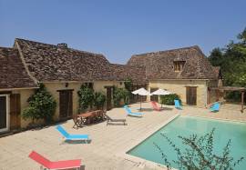 Superb Detached Country House with Swimming Pool