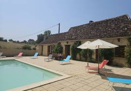 Superb Detached Country House with Swimming Pool