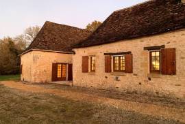 Superb Detached Country House with Swimming Pool