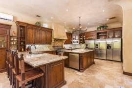 Villa Tuscana: Luxury Golf-Front Tuscan-Style Estate in Hacienda Pinilla