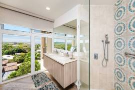 Penthouse 32: Luxury Ocean-View Condo at Peninsula Langosta