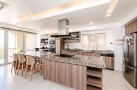 Penthouse 32: Luxury Ocean-View Condo at Peninsula Langosta