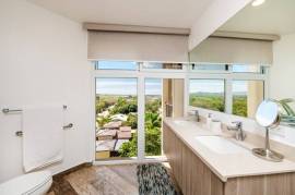 Penthouse 32: Luxury Ocean-View Condo at Peninsula Langosta