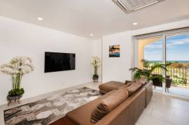 Penthouse 32: Luxury Ocean-View Condo at Peninsula Langosta
