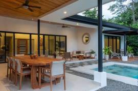 Casa Bromelia Dorada: Stylish 3-Bedroom Home with Pool in Nature-Lovers' Paradise