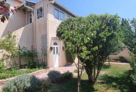 6 room, 162m2 Rope for sale in Saint genies de fontedit - 315 000 € *