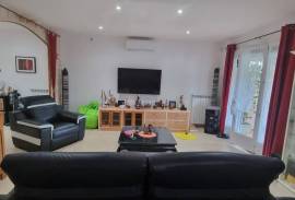 6 room, 162m2 Rope for sale in Saint genies de fontedit - 315 000 € *