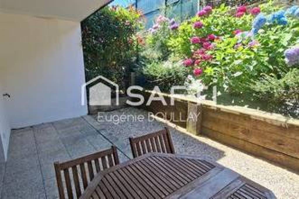 Appartement T2 avec terrasse, parking et cave