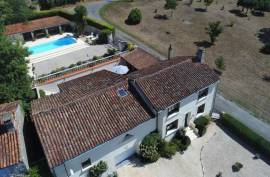 Dream Charente Retreat For Sale with Swimming Pool and Countryside Views - €248650