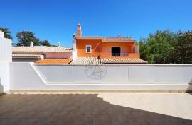 3 + 1 bedroom semi-detached house with large garage in Bemposta Portimão Alvor