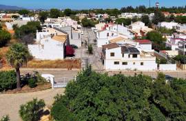 3 + 1 bedroom semi-detached house with large garage in Bemposta Portimão Alvor