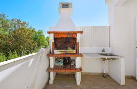 3 + 1 bedroom semi-detached house with large garage in Bemposta Portimão Alvor