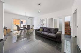 3 + 1 bedroom semi-detached house with large garage in Bemposta Portimão Alvor