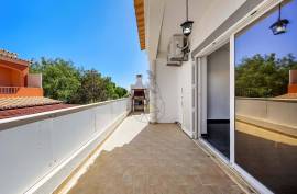 3 + 1 bedroom semi-detached house with large garage in Bemposta Portimão Alvor