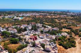 3 + 1 bedroom semi-detached house with large garage in Bemposta Portimão Alvor