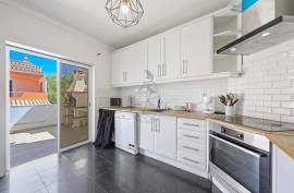 3 + 1 bedroom semi-detached house with large garage in Bemposta Portimão Alvor