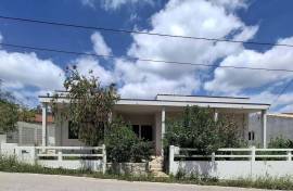 Loulé at 10km, 3 bedroom villa with spacious patio