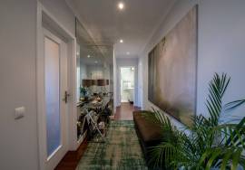 Stunning 2 bed 2 bath completley refurbished apartment