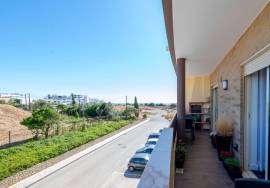 Stunning 2 bed 2 bath completley refurbished apartment