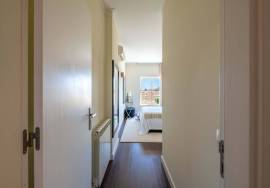 Stunning 2 bed 2 bath completley refurbished apartment