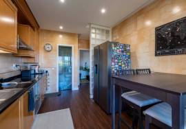 Stunning 2 bed 2 bath completley refurbished apartment