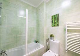 Stunning 2 bed 2 bath completley refurbished apartment