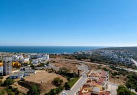 Stunning 2 bed 2 bath completley refurbished apartment