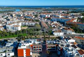 Tavira centre 3 bed penthouse with huge private roof terrace & garage