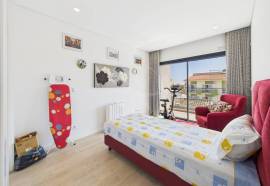 Tavira centre 3 bed penthouse with huge private roof terrace & garage