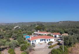 Spacious Countryside Villa with Pool, Annex & Flat Land for Sale in Loulé Algarve
