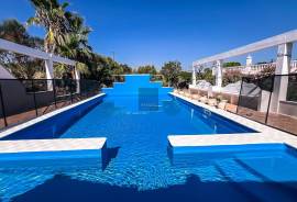Spacious Countryside Villa with Pool, Annex & Flat Land for Sale in Loulé Algarve