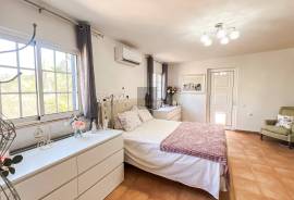 Spacious Countryside Villa with Pool, Annex & Flat Land for Sale in Loulé Algarve