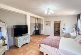 Spacious Countryside Villa with Pool, Annex & Flat Land for Sale in Loulé Algarve