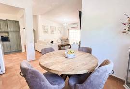 Spacious Countryside Villa with Pool, Annex & Flat Land for Sale in Loulé Algarve