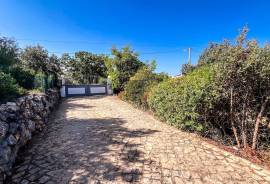 Spacious Countryside Villa with Pool, Annex & Flat Land for Sale in Loulé Algarve